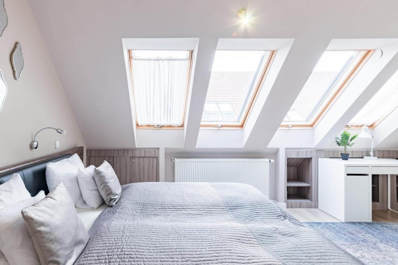 Sunny And Central Penthouse With Private Garage Budapest Exteriör bild