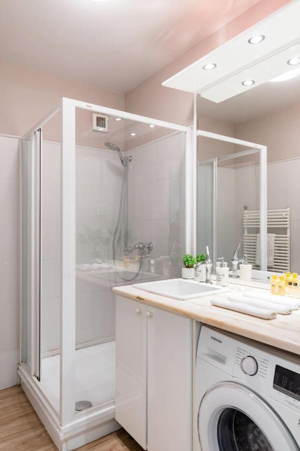 Sunny And Central Penthouse With Private Garage Budapest Exteriör bild