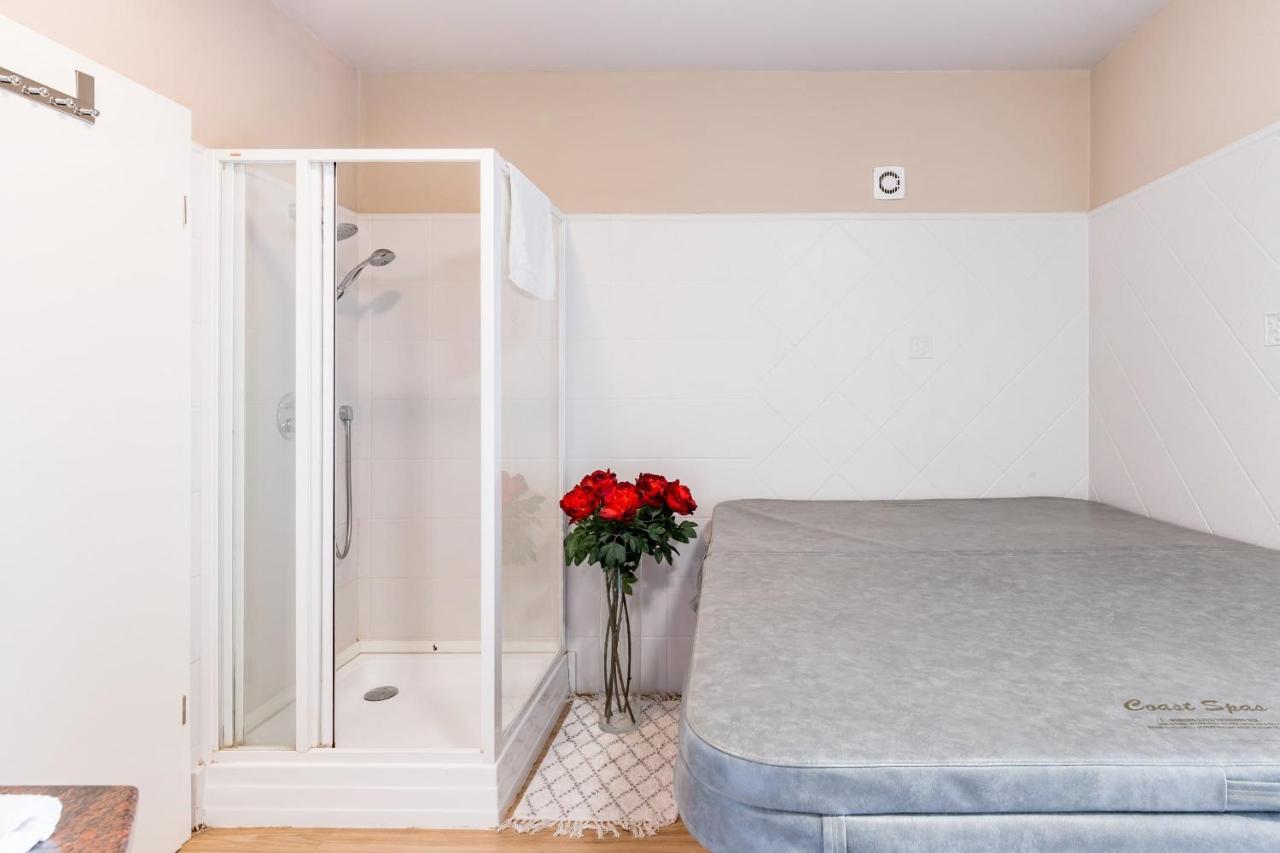 Sunny And Central Penthouse With Private Garage Budapest Exteriör bild