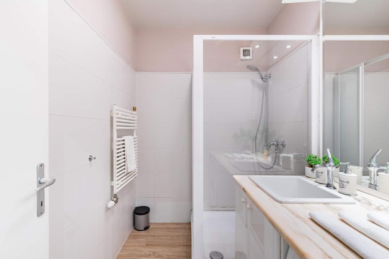 Sunny And Central Penthouse With Private Garage Budapest Exteriör bild