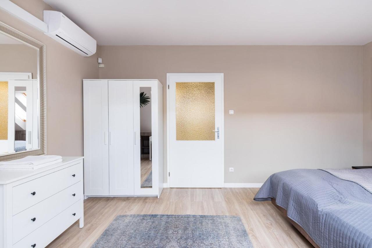 Sunny And Central Penthouse With Private Garage Budapest Exteriör bild