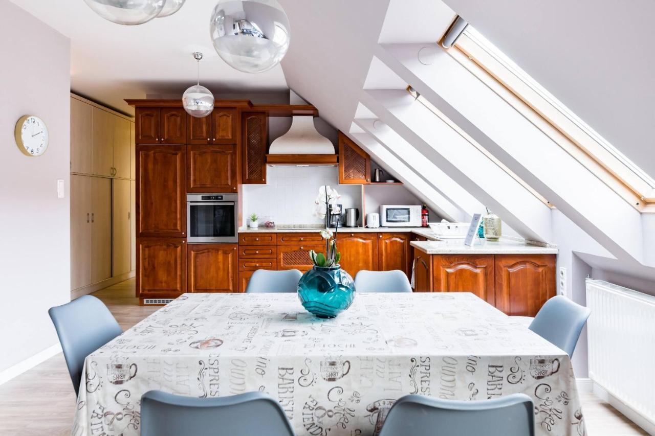 Sunny And Central Penthouse With Private Garage Budapest Exteriör bild